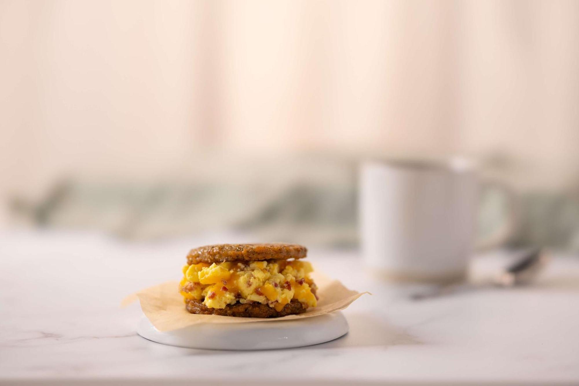 Drury Inn & Suites Kansas City Airport Bagian luar foto