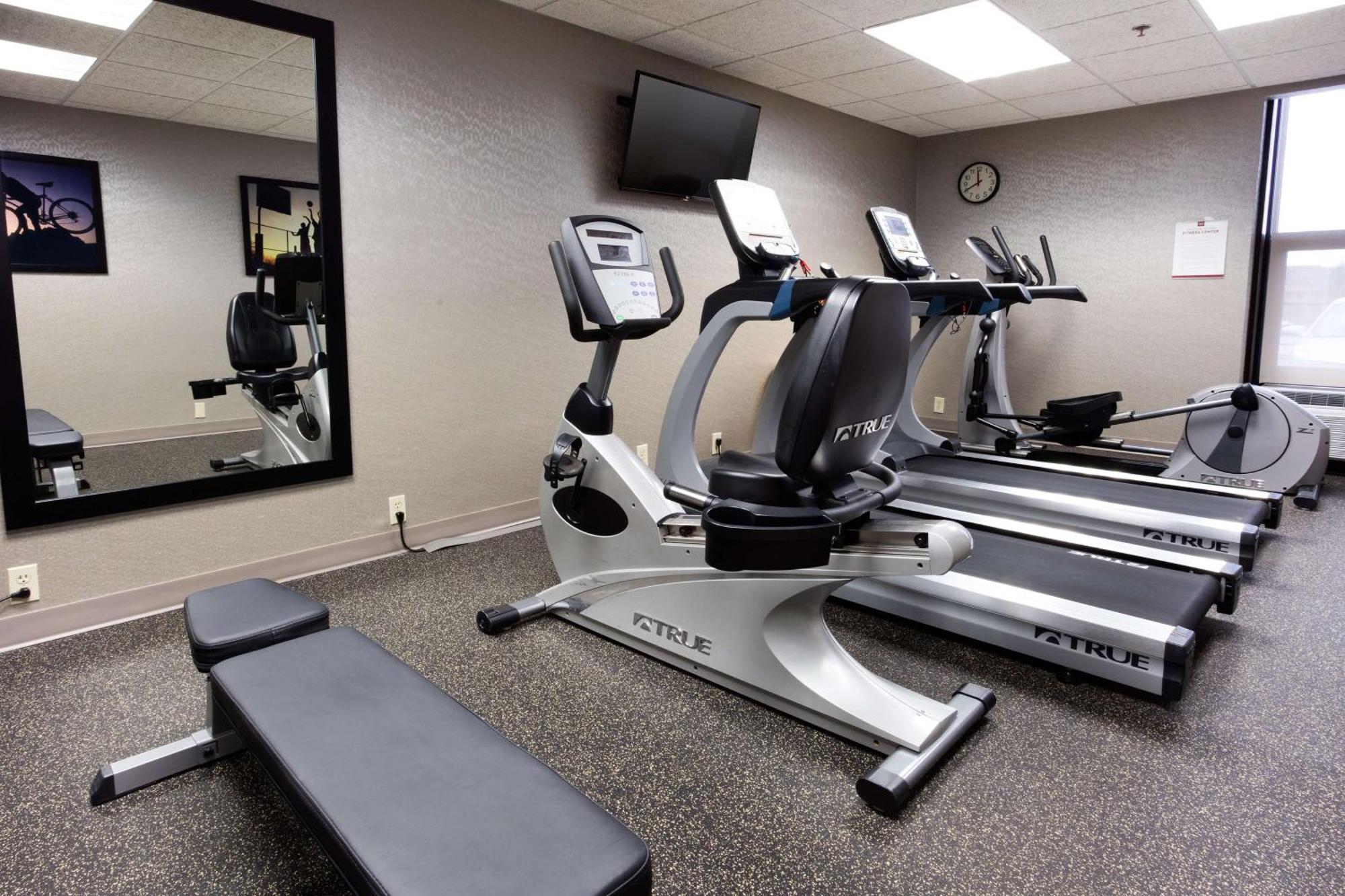 Drury Inn & Suites Kansas City Airport Bagian luar foto