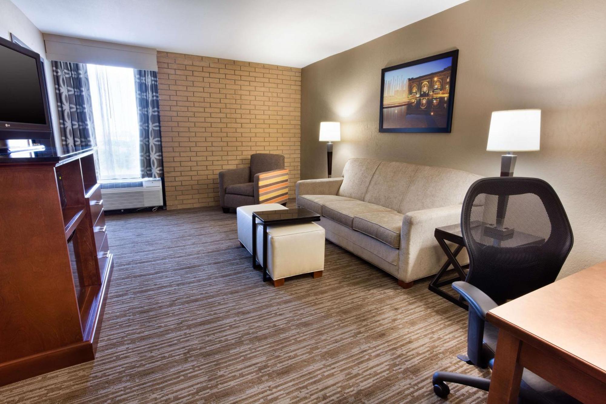 Drury Inn & Suites Kansas City Airport Bagian luar foto