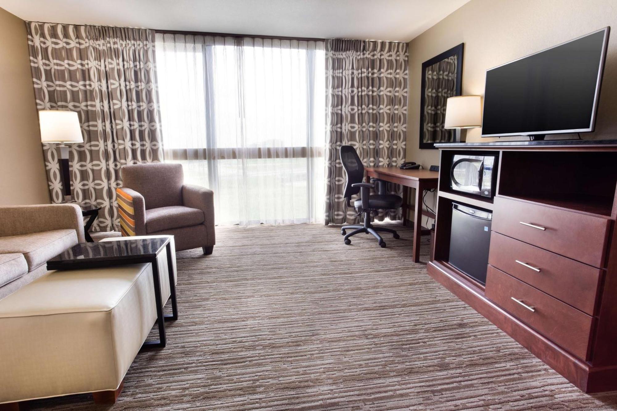 Drury Inn & Suites Kansas City Airport Bagian luar foto