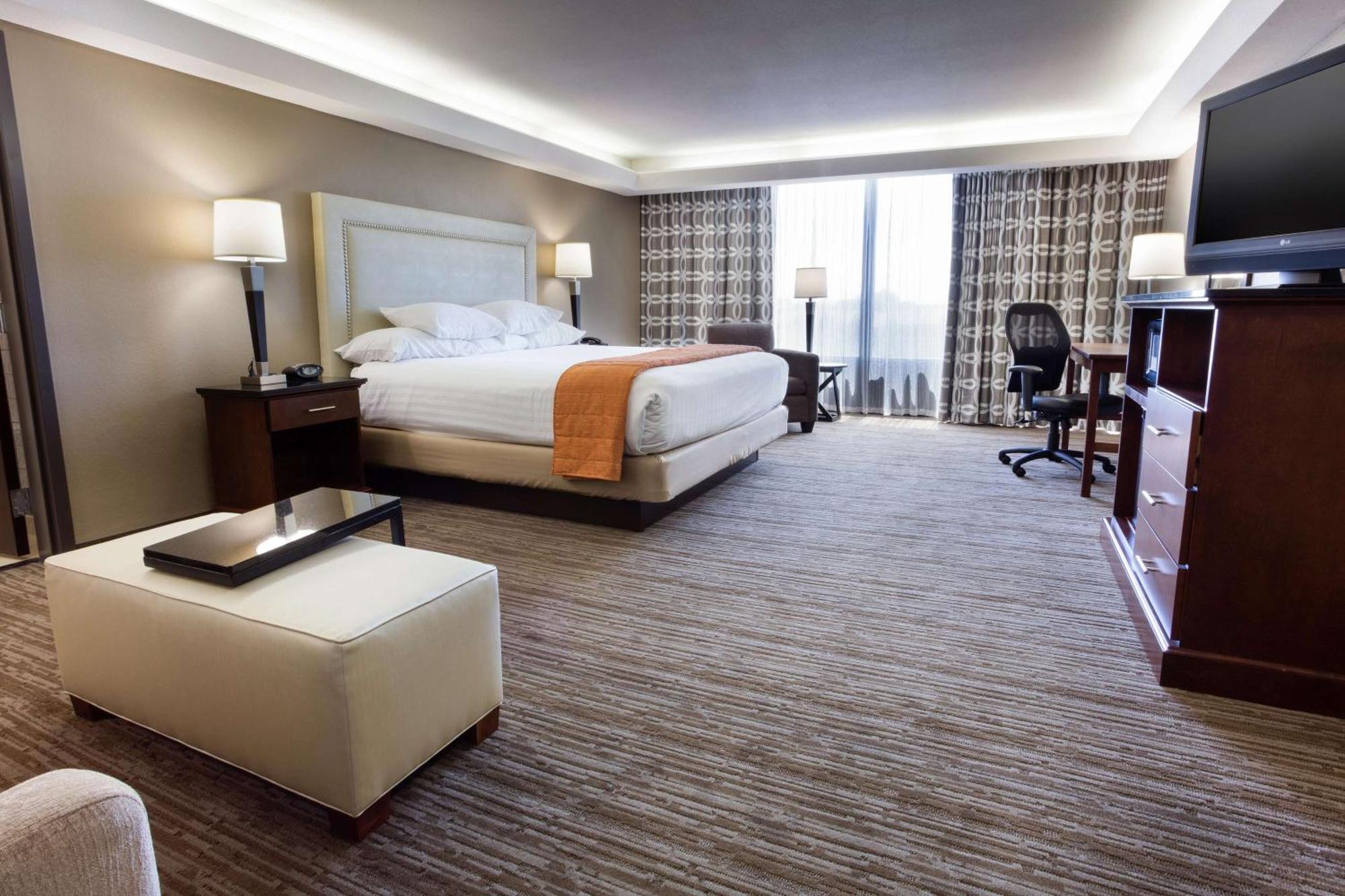 Drury Inn & Suites Kansas City Airport Bagian luar foto