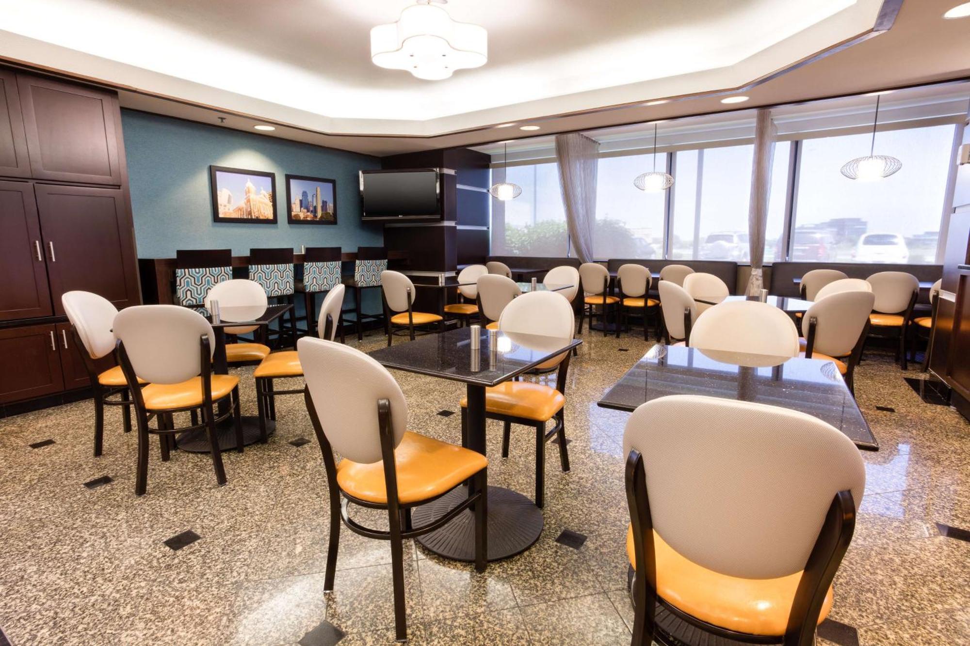 Drury Inn & Suites Kansas City Airport Bagian luar foto