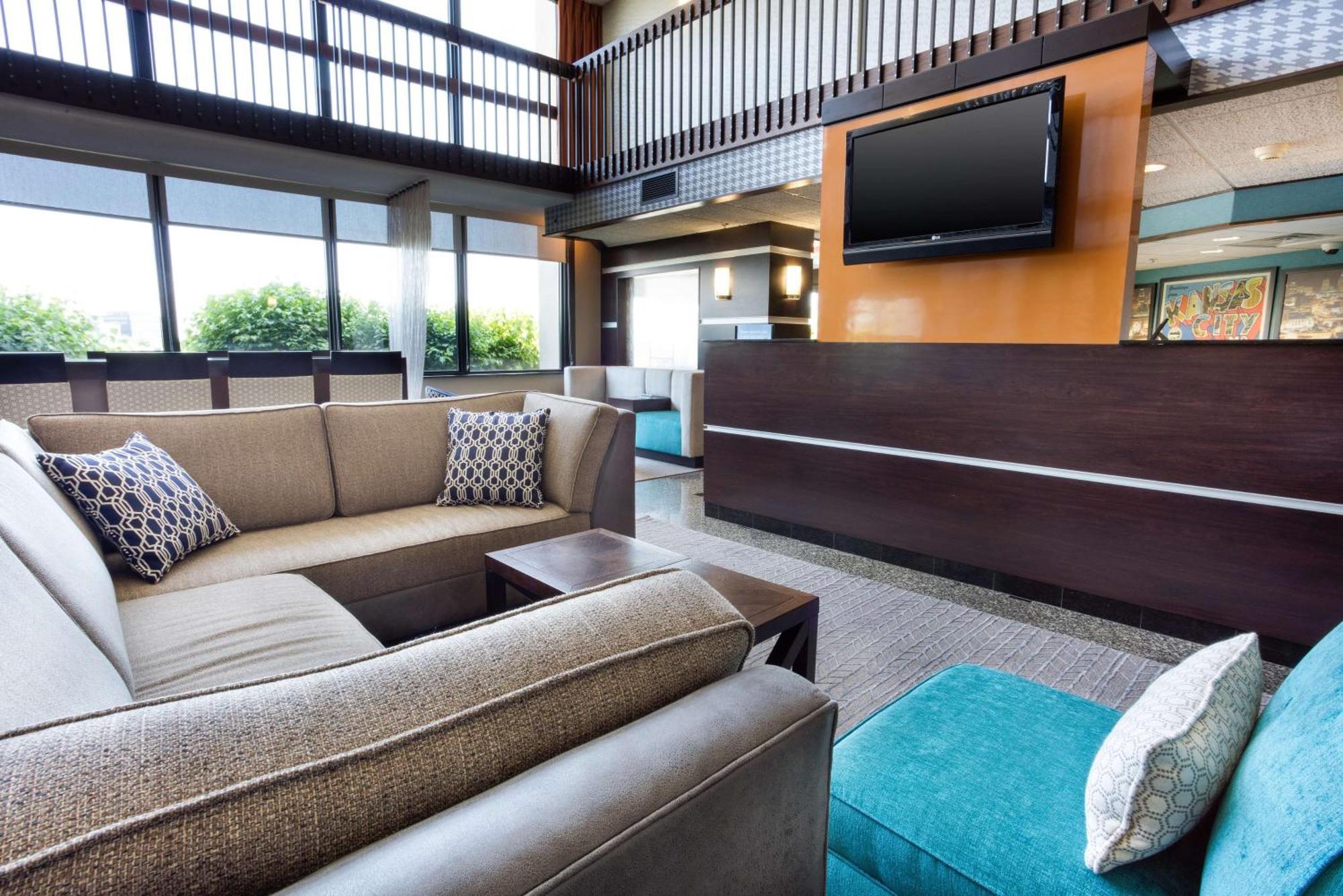 Drury Inn & Suites Kansas City Airport Bagian luar foto
