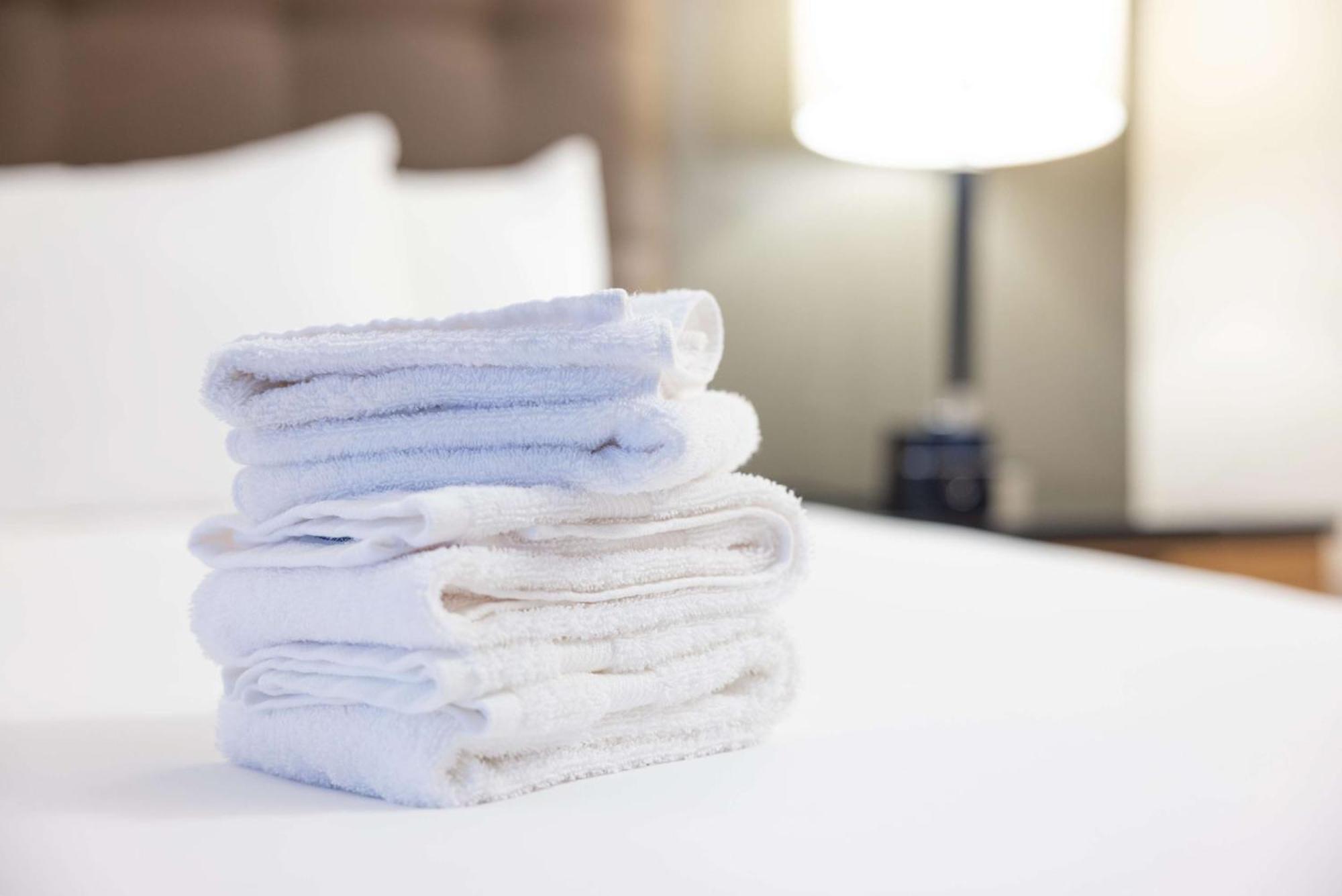 Drury Inn & Suites Kansas City Airport Bagian luar foto