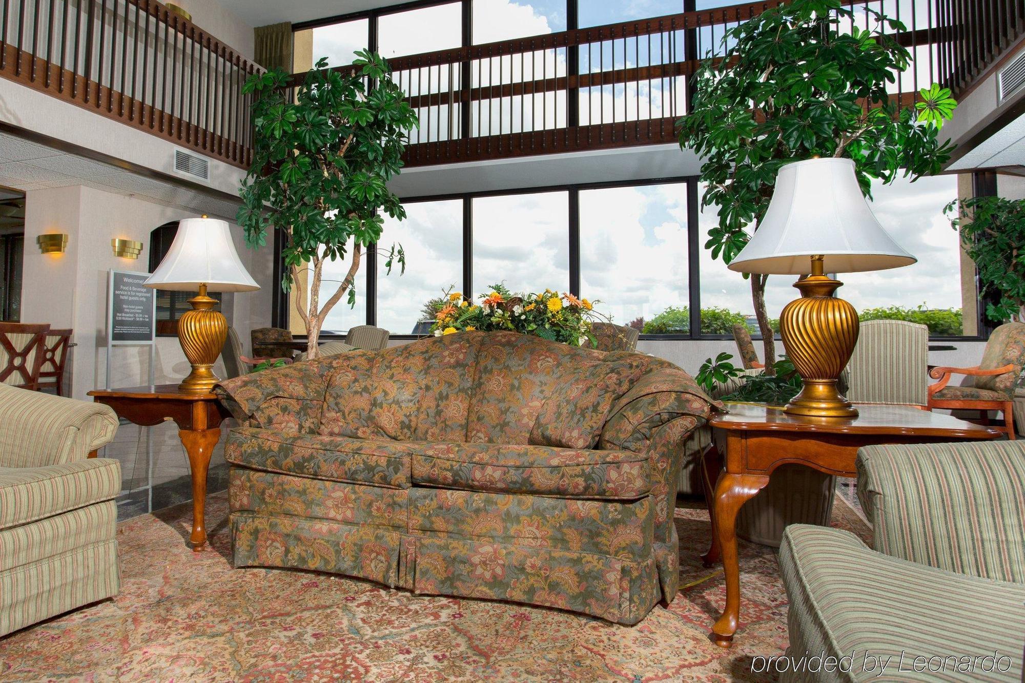Drury Inn & Suites Kansas City Airport Bagian luar foto