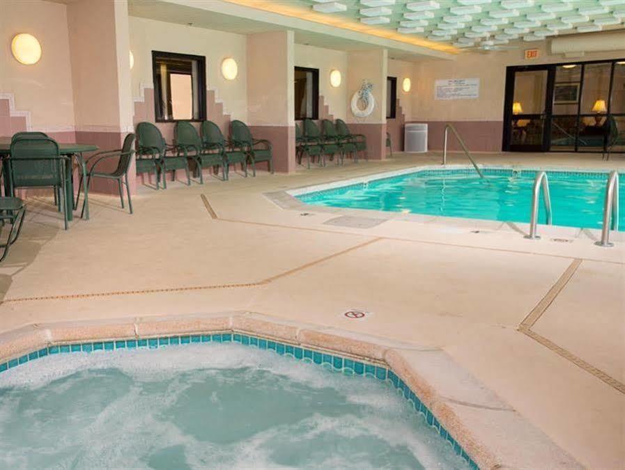 Drury Inn & Suites Kansas City Airport Bagian luar foto